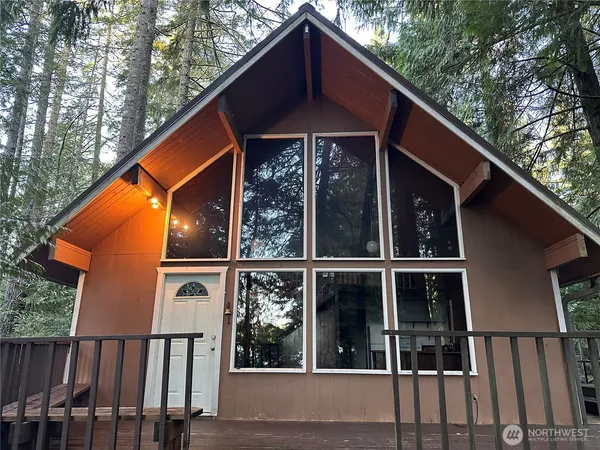 $1,595 | 101 East Shannon Place, Shelton, WA 98584