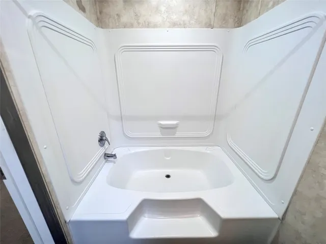 $1,500 | 9111 Puritan Way, Rosharon, TX 77583