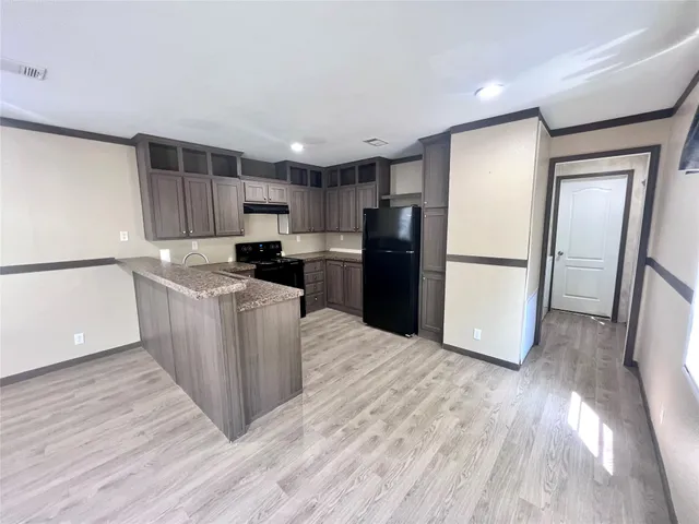 $1,500 | 9111 Puritan Way, Rosharon, TX 77583