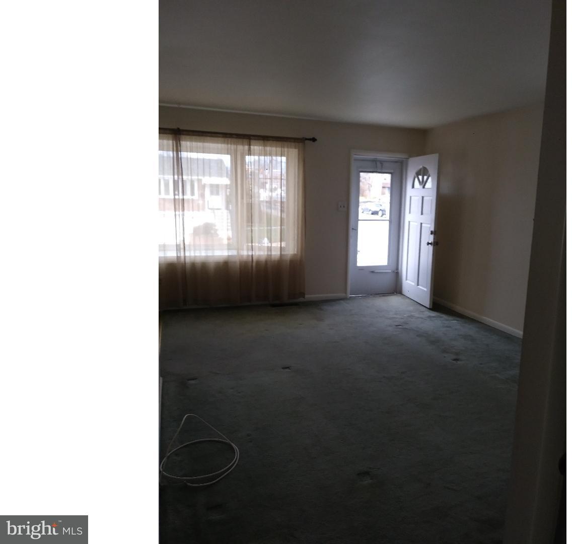 3201 Rhett Road Philadelphia, PA 19154 - Photo 7 of 14 Living Room
