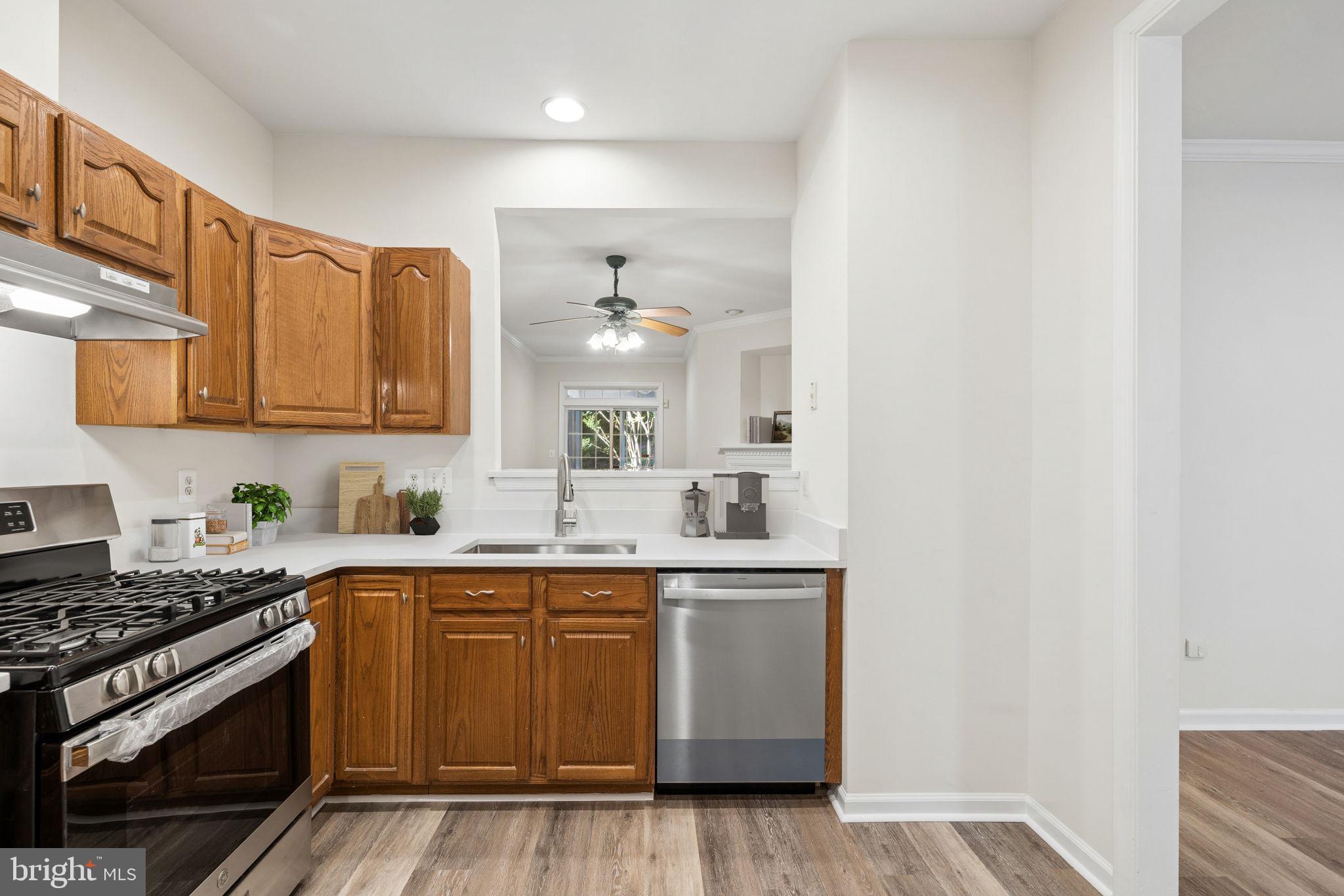 13703 Currant Loop Gainesville, VA 20155 - Photo 20 of 39