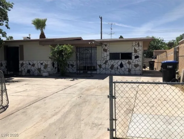 $359,900 | 725 Miller Avenue, North Las Vegas, NV 89030