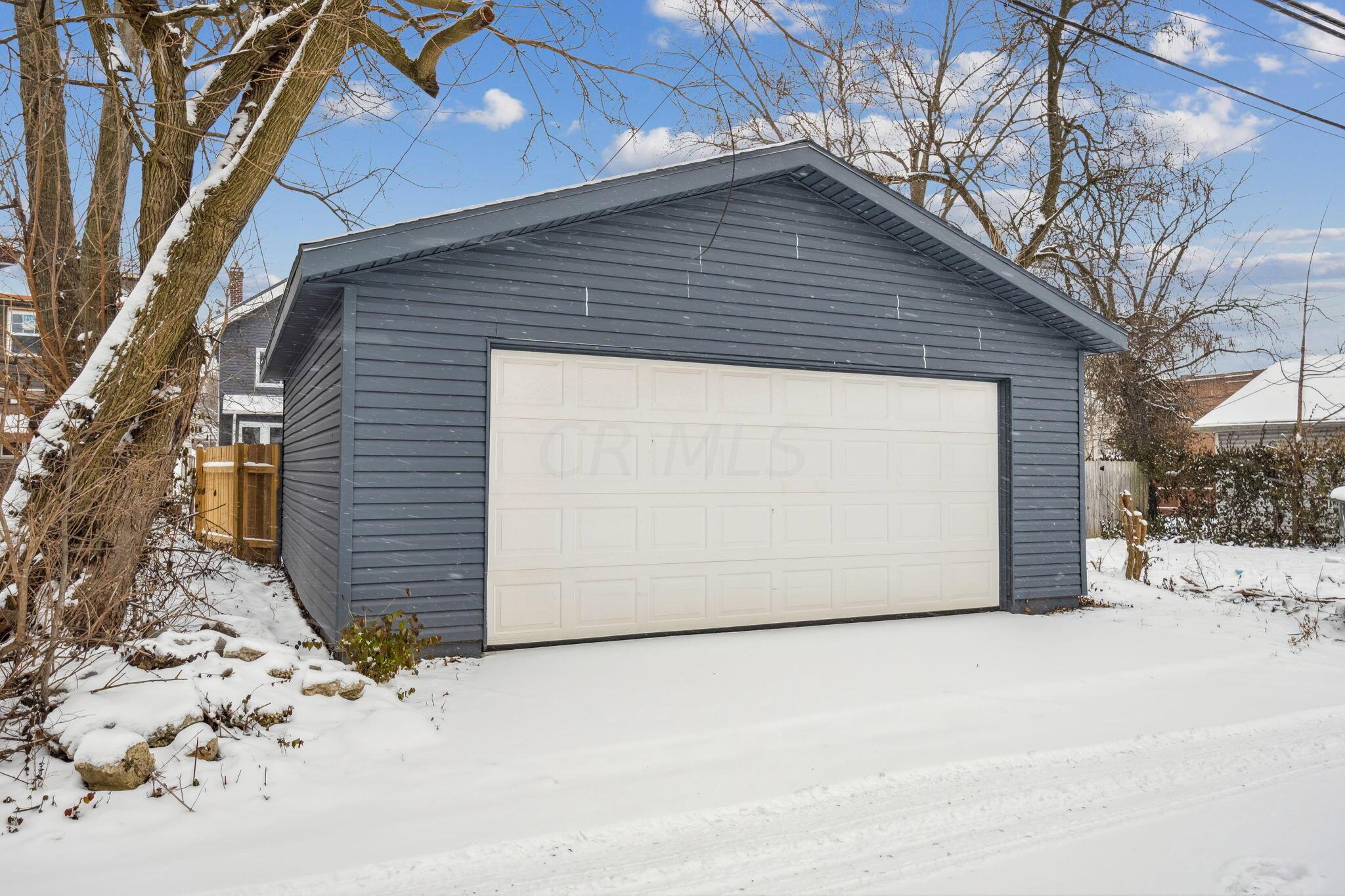 831 Gilbert Street Columbus, OH 43206 - Photo 37 of 40 8-web-or-mls-831-gilbert-st