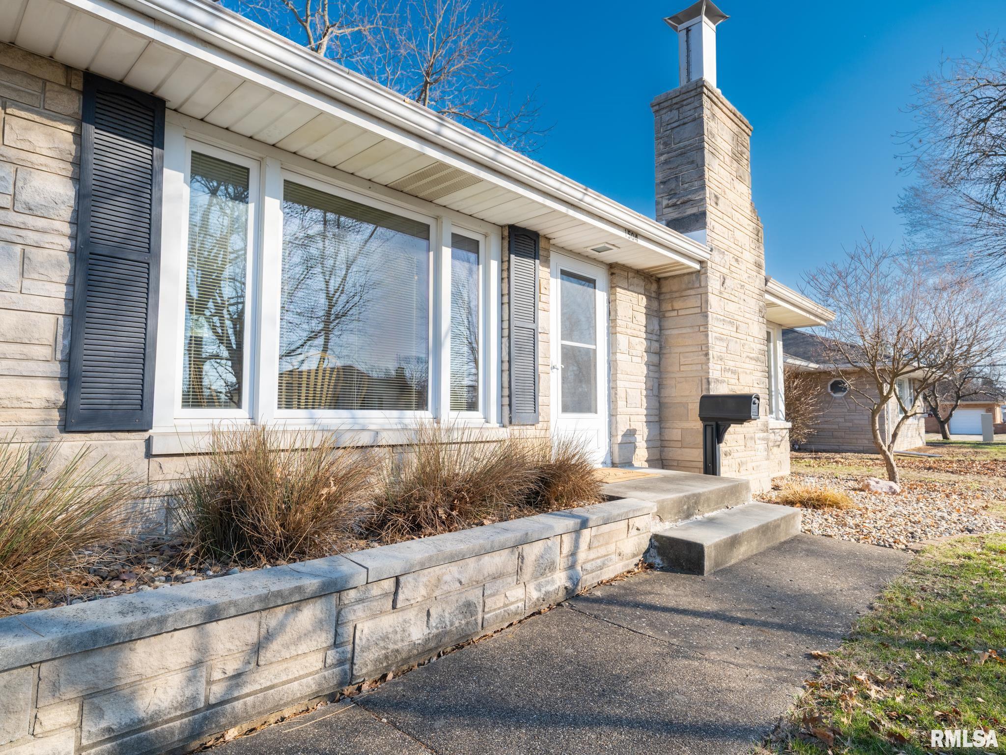 1504 North 5th Street Pekin, IL 61554 - Photo 14 of 60