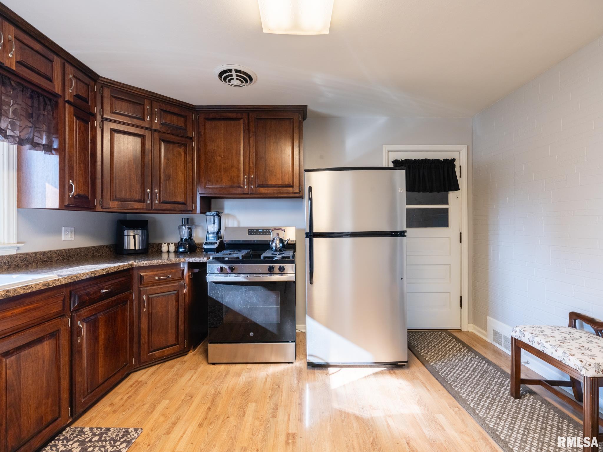1504 North 5th Street Pekin, IL 61554 - Photo 22 of 60