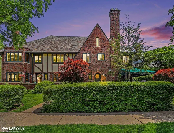 $598,000 | 286 Rivard Boulevard, Grosse Pointe, MI 48230