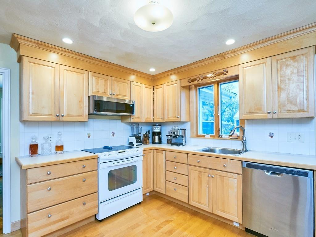 98 Cambridge Road Woburn, MA 01801 - Photo 8 of 26 Gallery Image 8