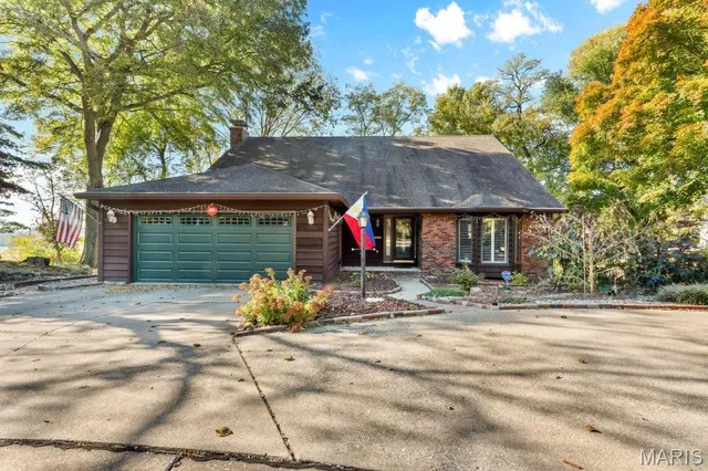 $599,900 | 3403 Riverview Court, Godfrey, IL 62035