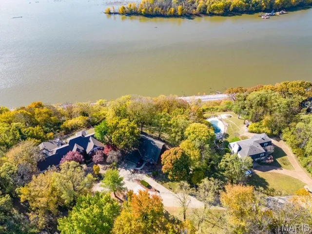 $599,900 | 3403 Riverview Court, Godfrey, IL 62035