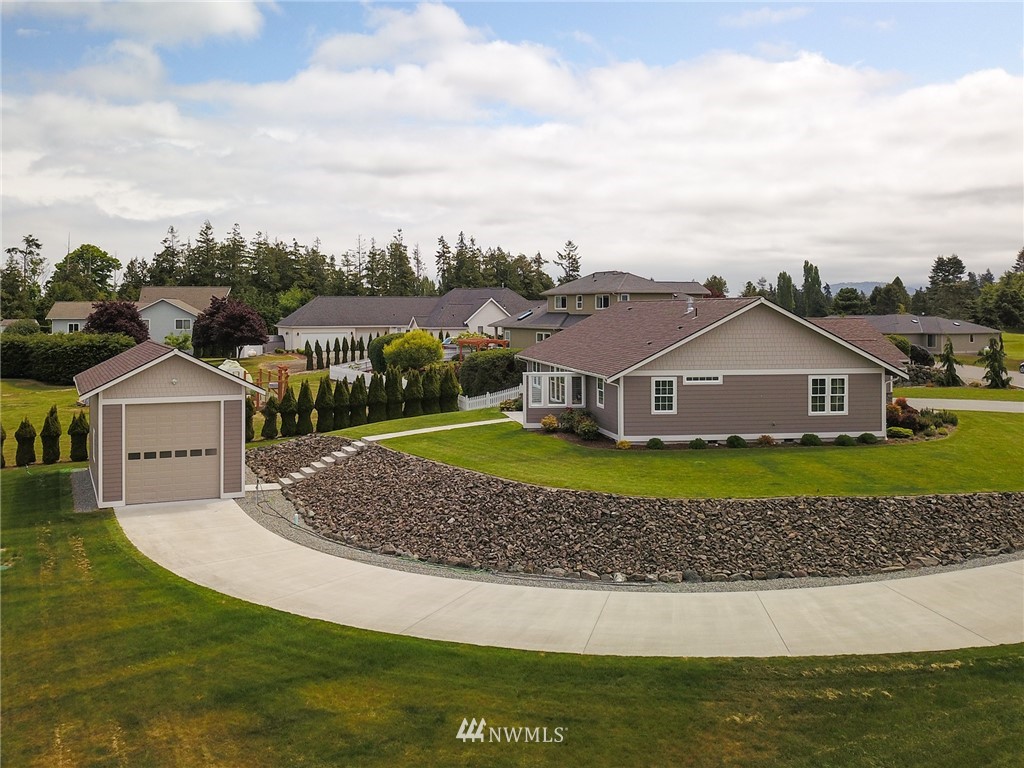 201 Lone Eagle Lane Sequim, WA 98382 - Photo 4 of 40