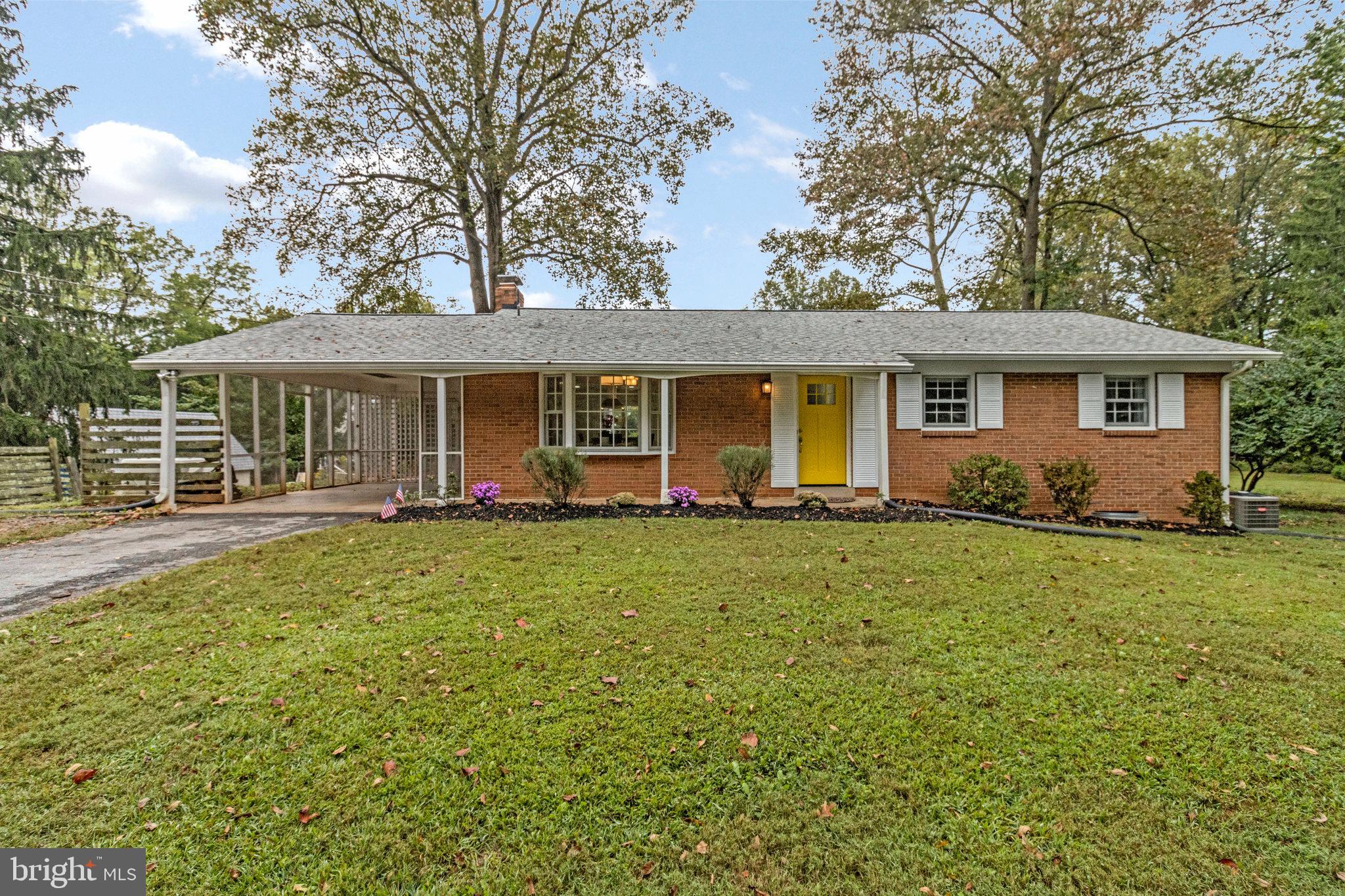 WELCOME HOME! 4500 Oak Hill Rd, Rockville, MD