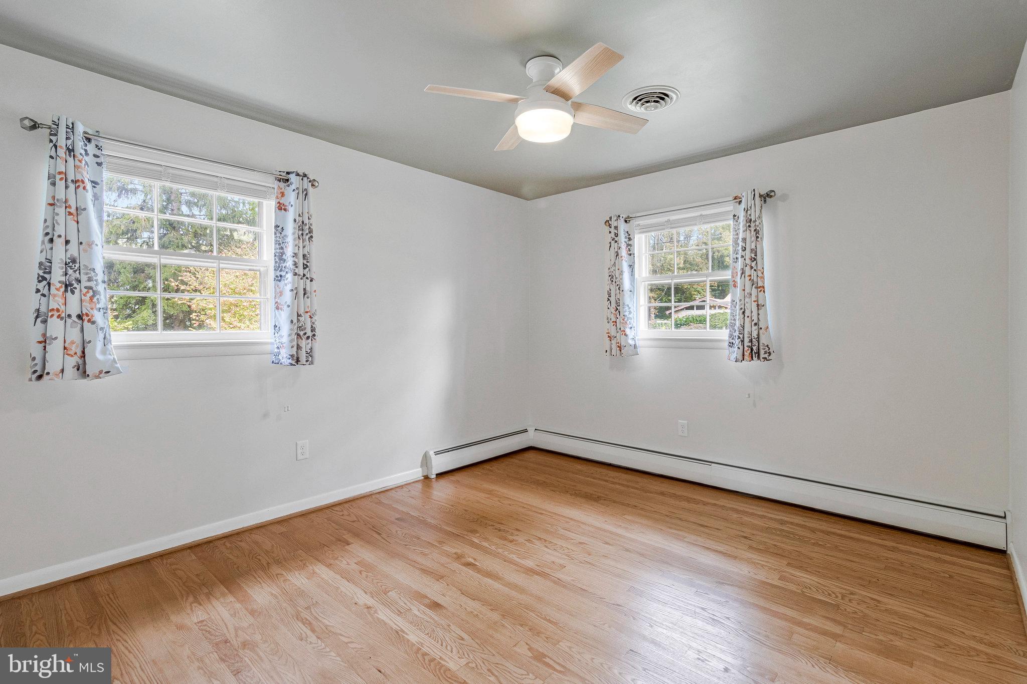 4500 Oak Hill Road Rockville, MD 20853 - Photo 19 of 41 2nd bedroom