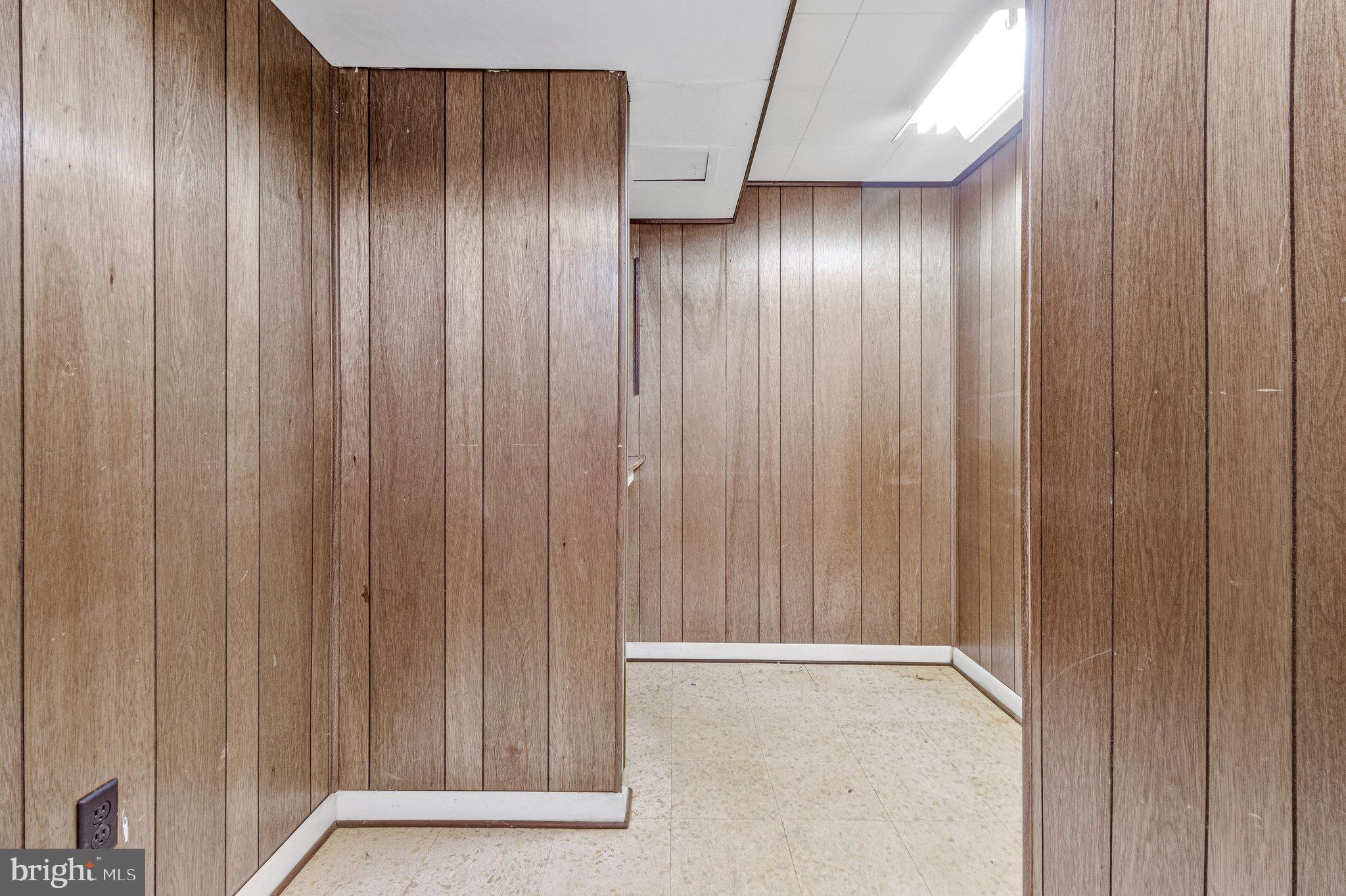 4500 Oak Hill Road Rockville, MD 20853 - Photo 26 of 41 Storage room