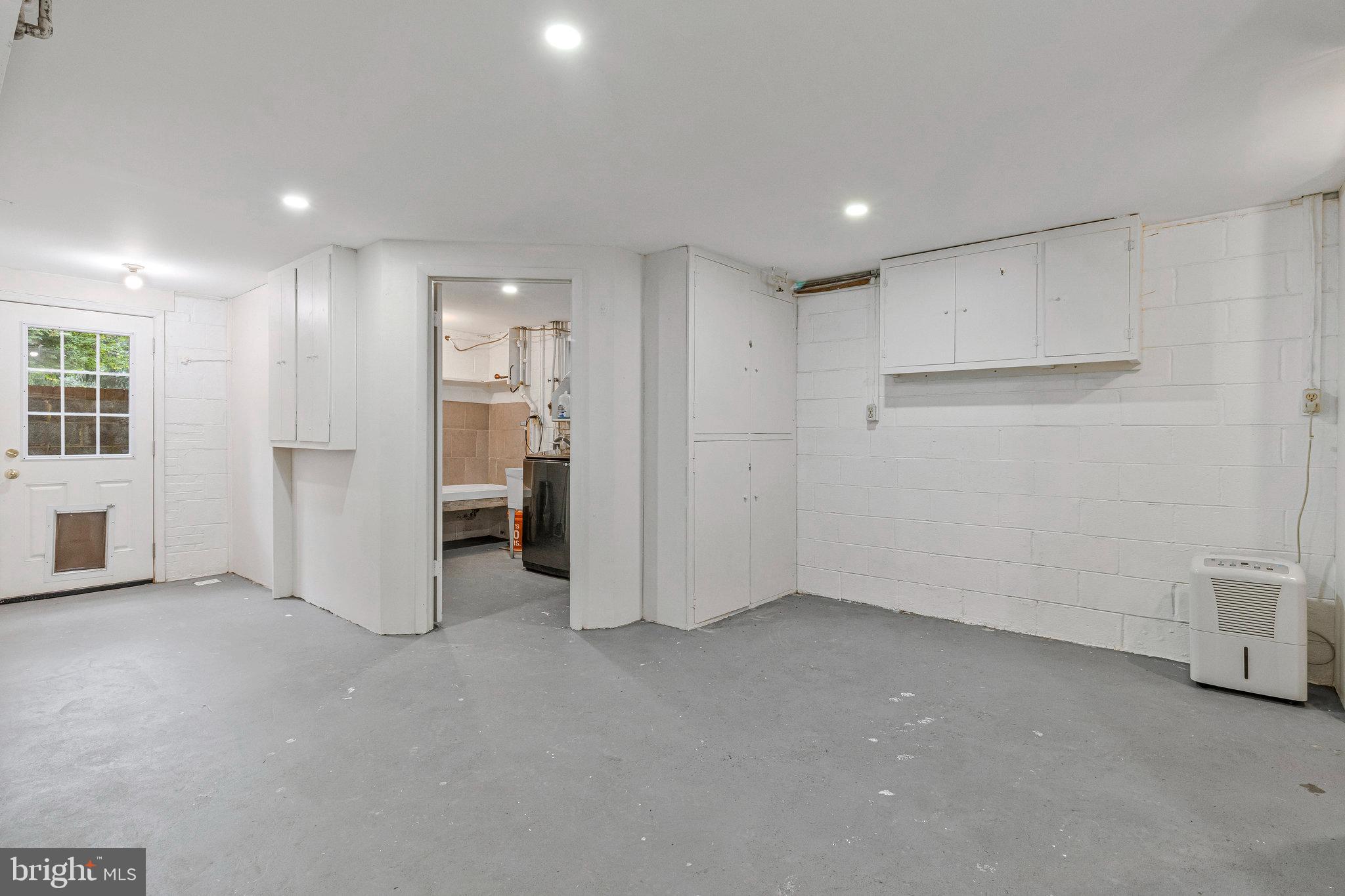 4500 Oak Hill Road Rockville, MD 20853 - Photo 28 of 41 MORE storage!
