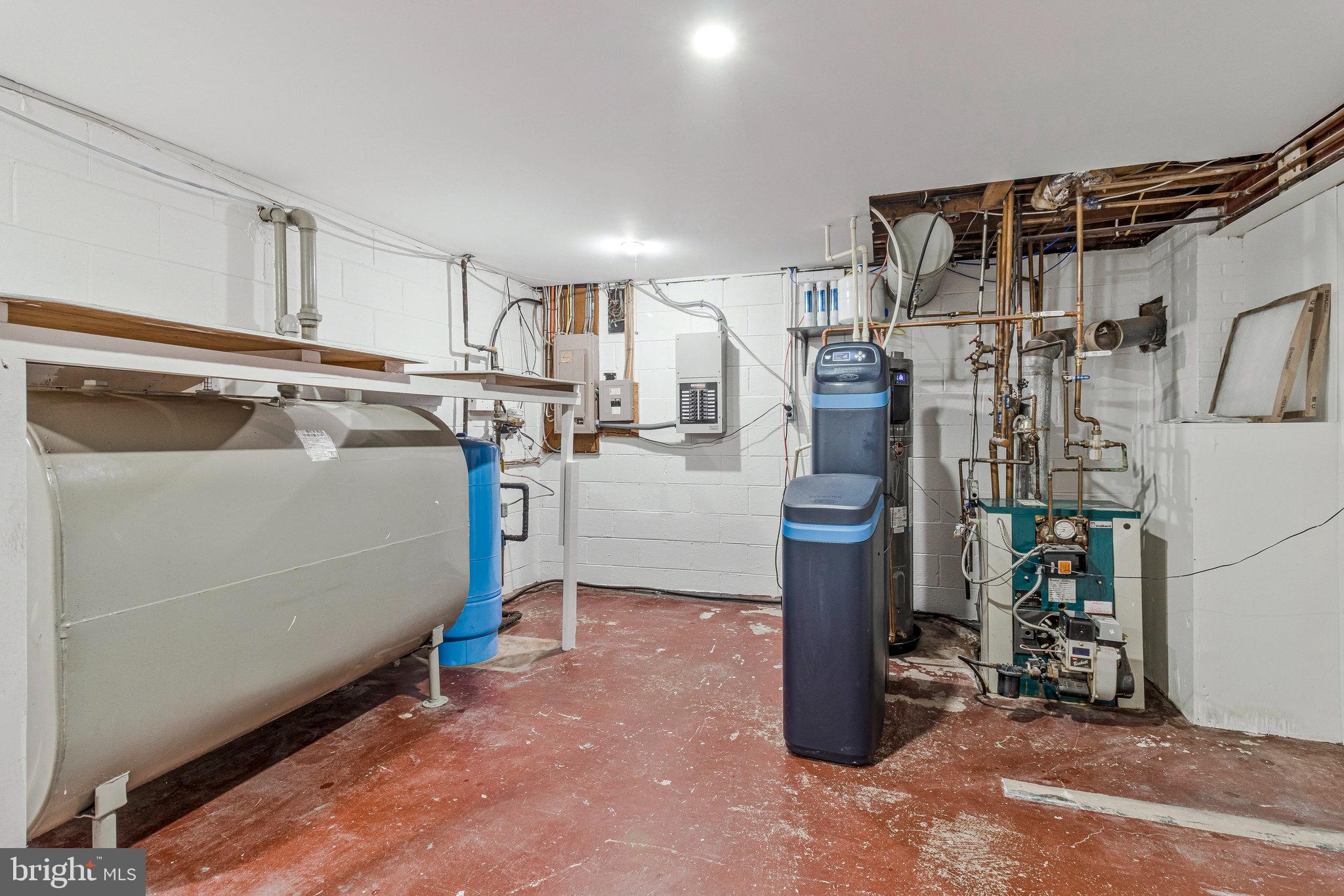 4500 Oak Hill Road Rockville, MD 20853 - Photo 32 of 41 Utility room