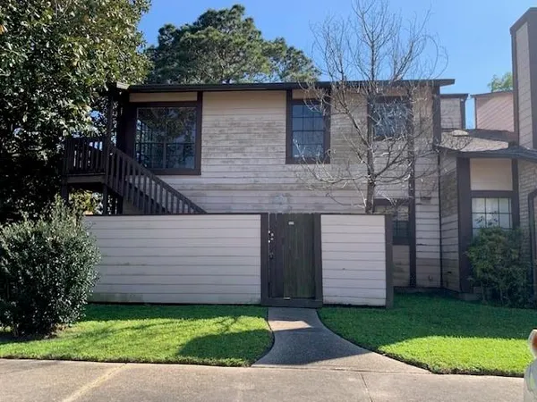 $1,350 | 714 Fairfax Drive, Unit 123, Gretna, LA 70056