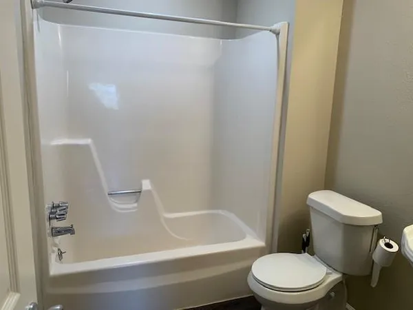 $1,350 | 714 Fairfax Drive, Unit 123, Gretna, LA 70056