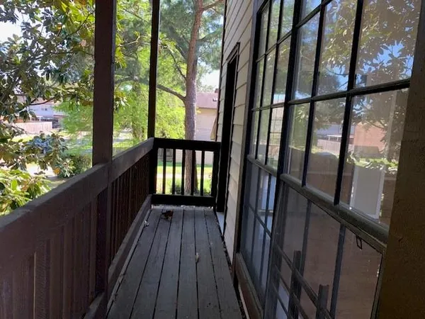 $1,350 | 714 Fairfax Drive, Unit 123, Gretna, LA 70056