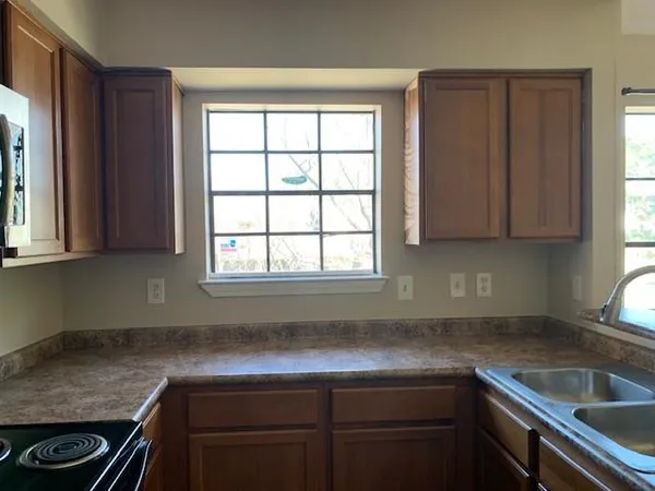 $1,350 | 714 Fairfax Drive, Unit 123, Gretna, LA 70056