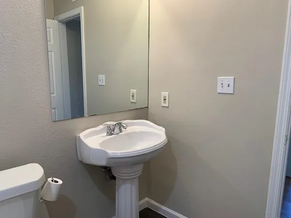 $1,350 | 714 Fairfax Drive, Unit 123, Gretna, LA 70056