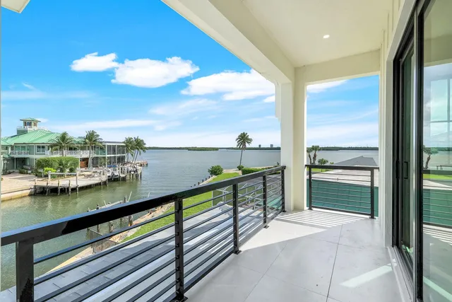 $7,995,000 | 960 Iris Court, Marco Island, FL 34145