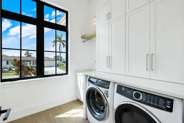 $7,995,000 | 960 Iris Court, Marco Island, FL 34145