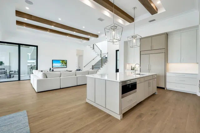 $7,995,000 | 960 Iris Court, Marco Island, FL 34145