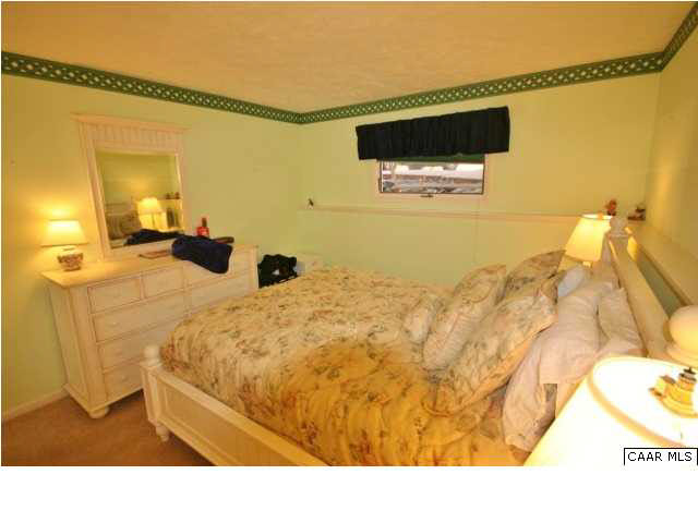 468 Three Ridges, Unit THREE Roseland, VA 22967 - Photo 12 of 15 Gallery Image 12