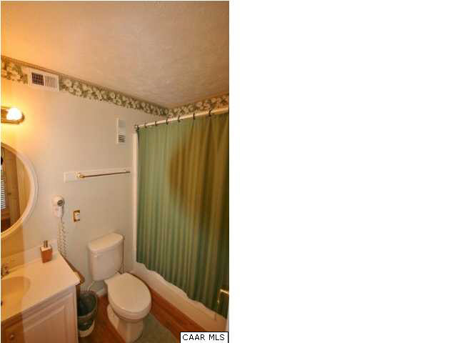 468 Three Ridges, Unit THREE Roseland, VA 22967 - Photo 14 of 15 Bath