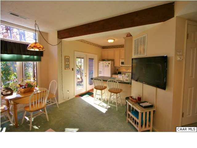 468 Three Ridges, Unit THREE Roseland, VA 22967 - Photo 7 of 15 Dining