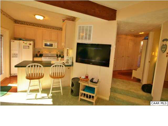 468 Three Ridges, Unit THREE Roseland, VA 22967 - Photo 8 of 15 Gallery Image 8