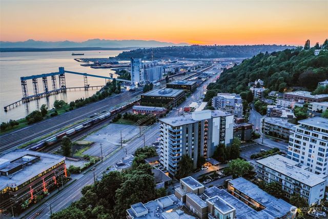 $658,000 | 521 5th Avenue West, Unit 903, Seattle, WA 98119