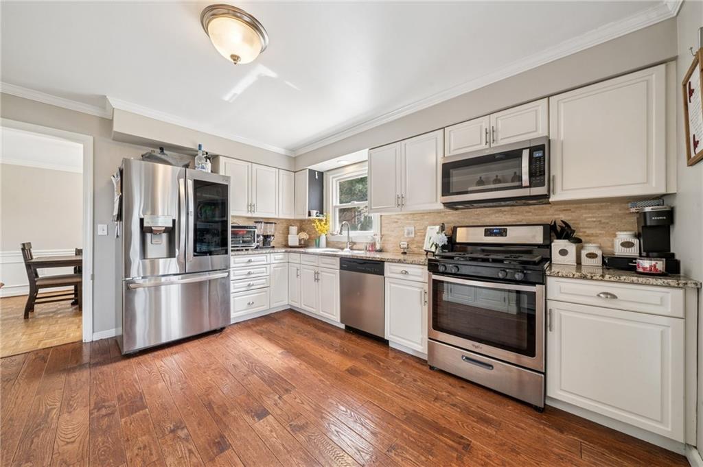 305 Butternut Court Pittsburgh, PA 15238 - Photo 11 of 35