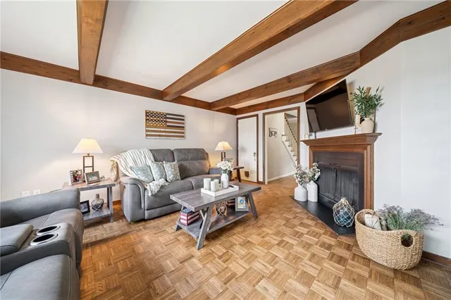 $515,000 | 305 Butternut Court, Pittsburgh, PA 15238