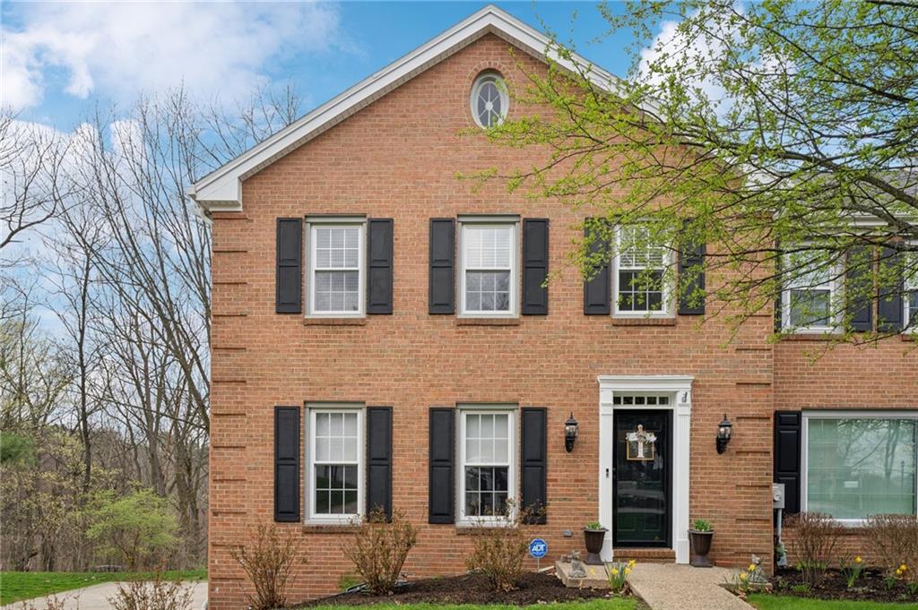 305 Butternut Court Pittsburgh, PA 15238 - Photo 2 of 35