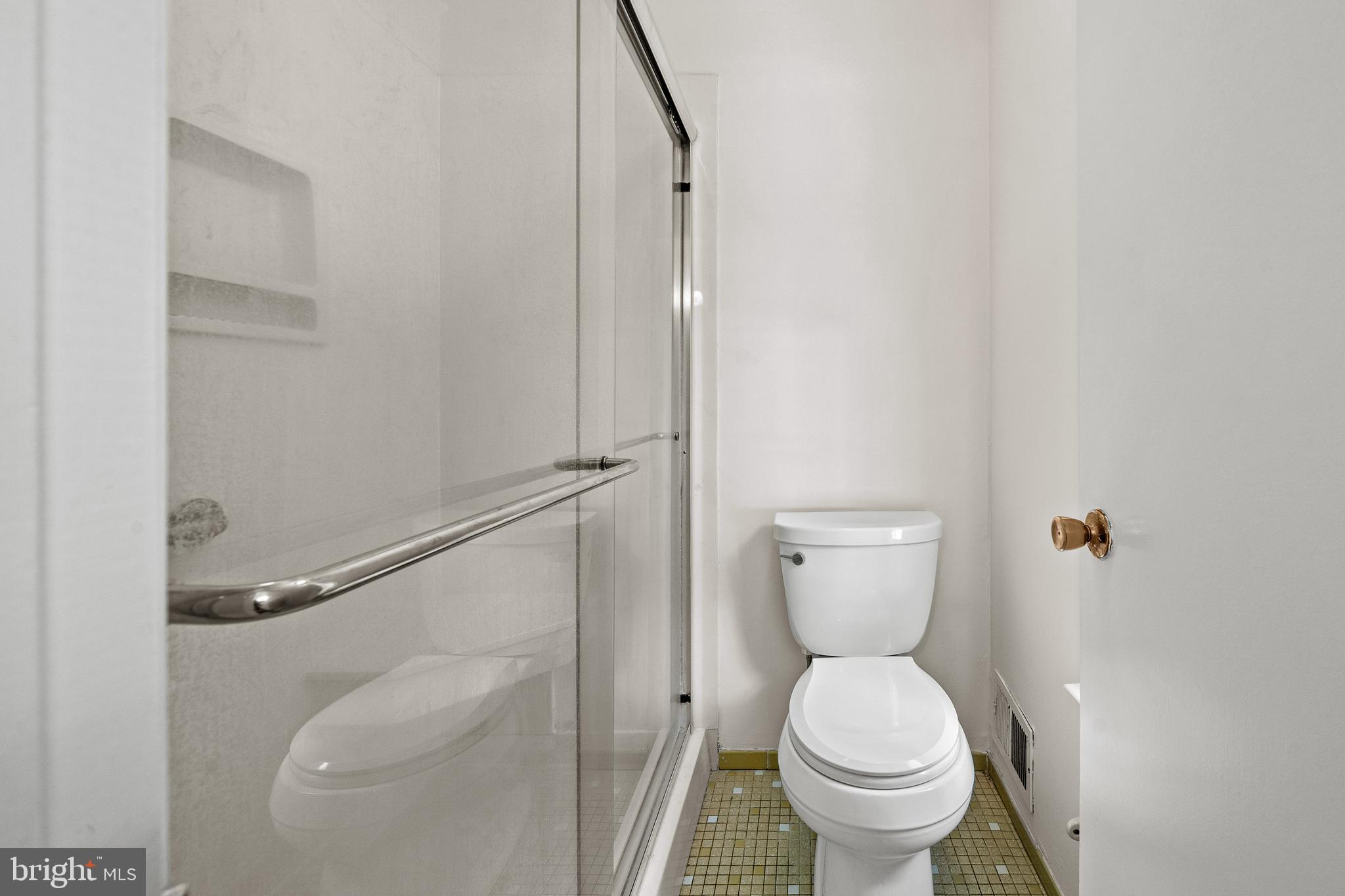 5420 Well Spring Road La Plata, MD 20646 - Photo 25 of 63 Primary Bathroom