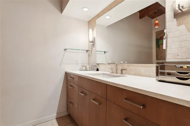 $5,500 | 205 Iona Street, Metairie, LA 70005