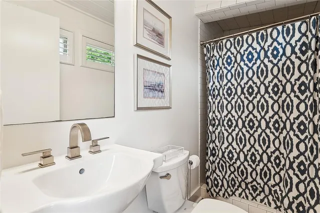 $5,500 | 205 Iona Street, Metairie, LA 70005