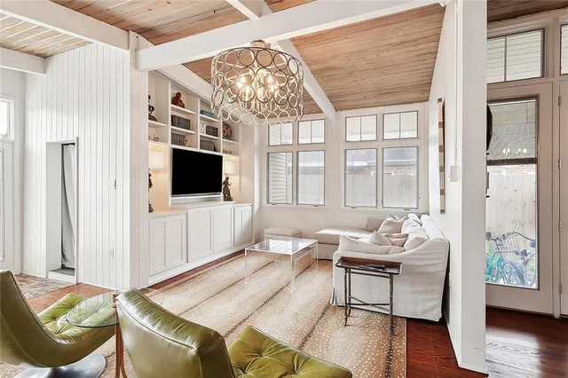 $5,500 | 205 Iona Street, Metairie, LA 70005