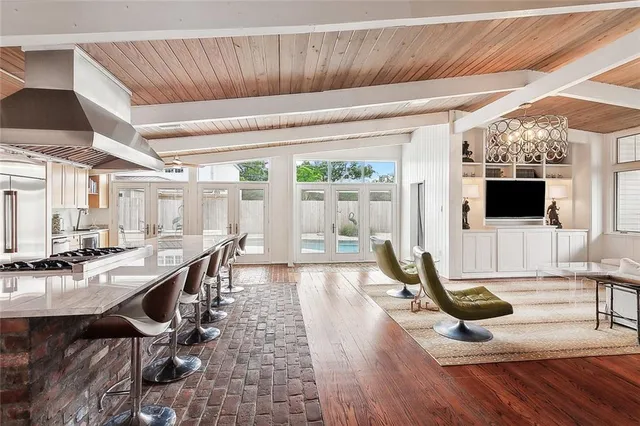 $5,500 | 205 Iona Street, Metairie, LA 70005