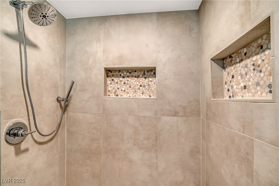 1318 Denver Street Boulder City, NV 89005 - Photo 22 of 32 Full bath featuring tiled shower