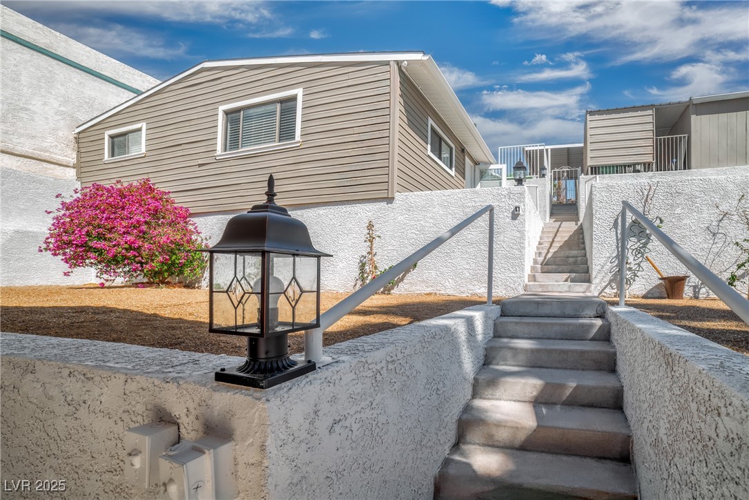 1318 Denver Street Boulder City, NV 89005 - Photo 28 of 32 Walk way to outbuilding.
