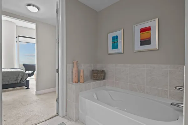 $1,995 | 301 Fayetteville Street, Unit 33111, Raleigh, NC 27601