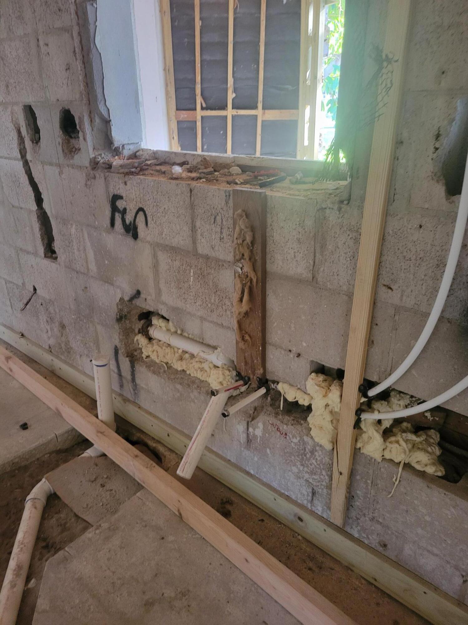 1817 Palm Boulevard Melbourne, FL 32901 - Photo 18 of 35 a view of a sink and a window