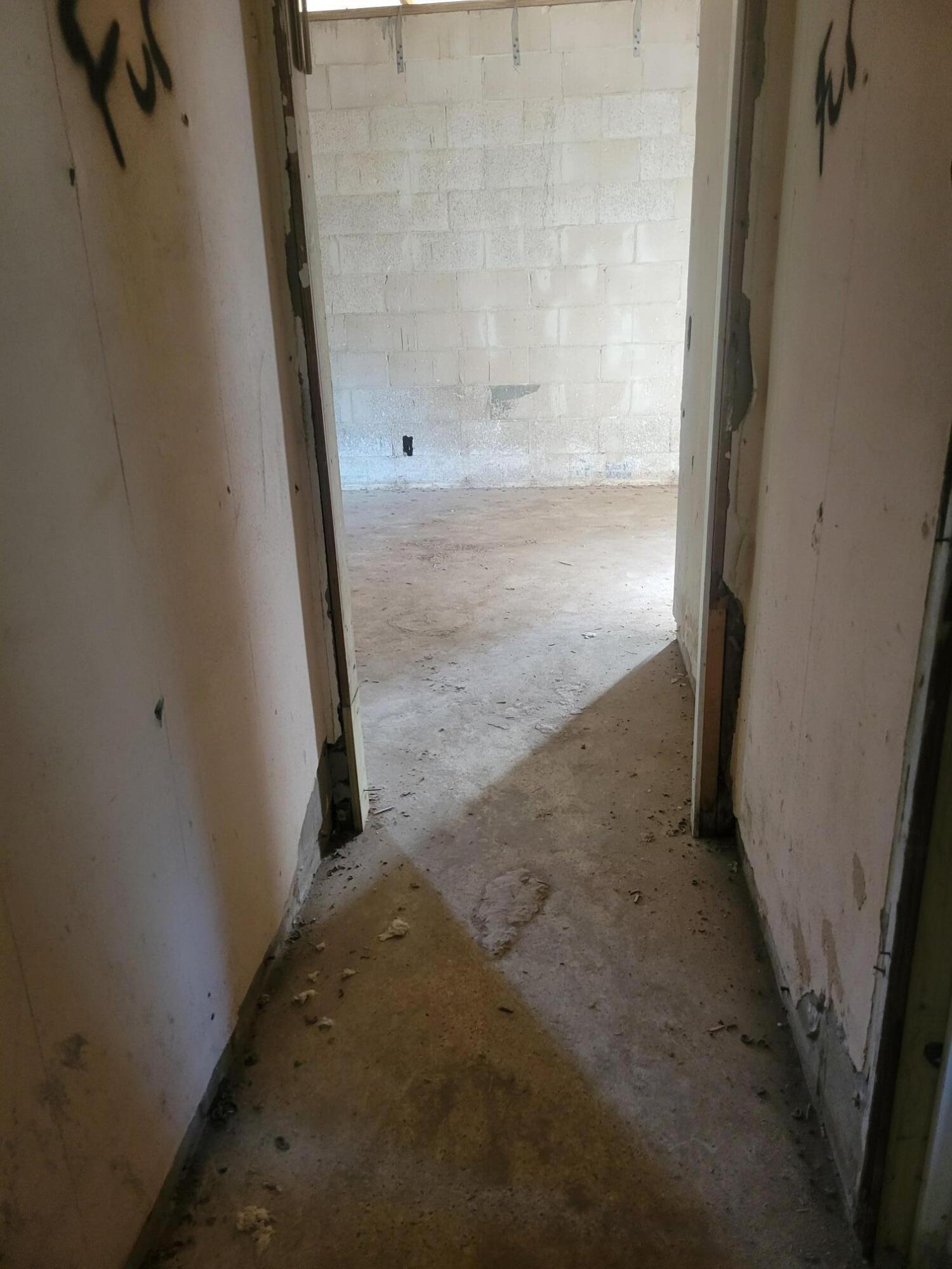 1817 Palm Boulevard Melbourne, FL 32901 - Photo 22 of 35 a view of a bathroom