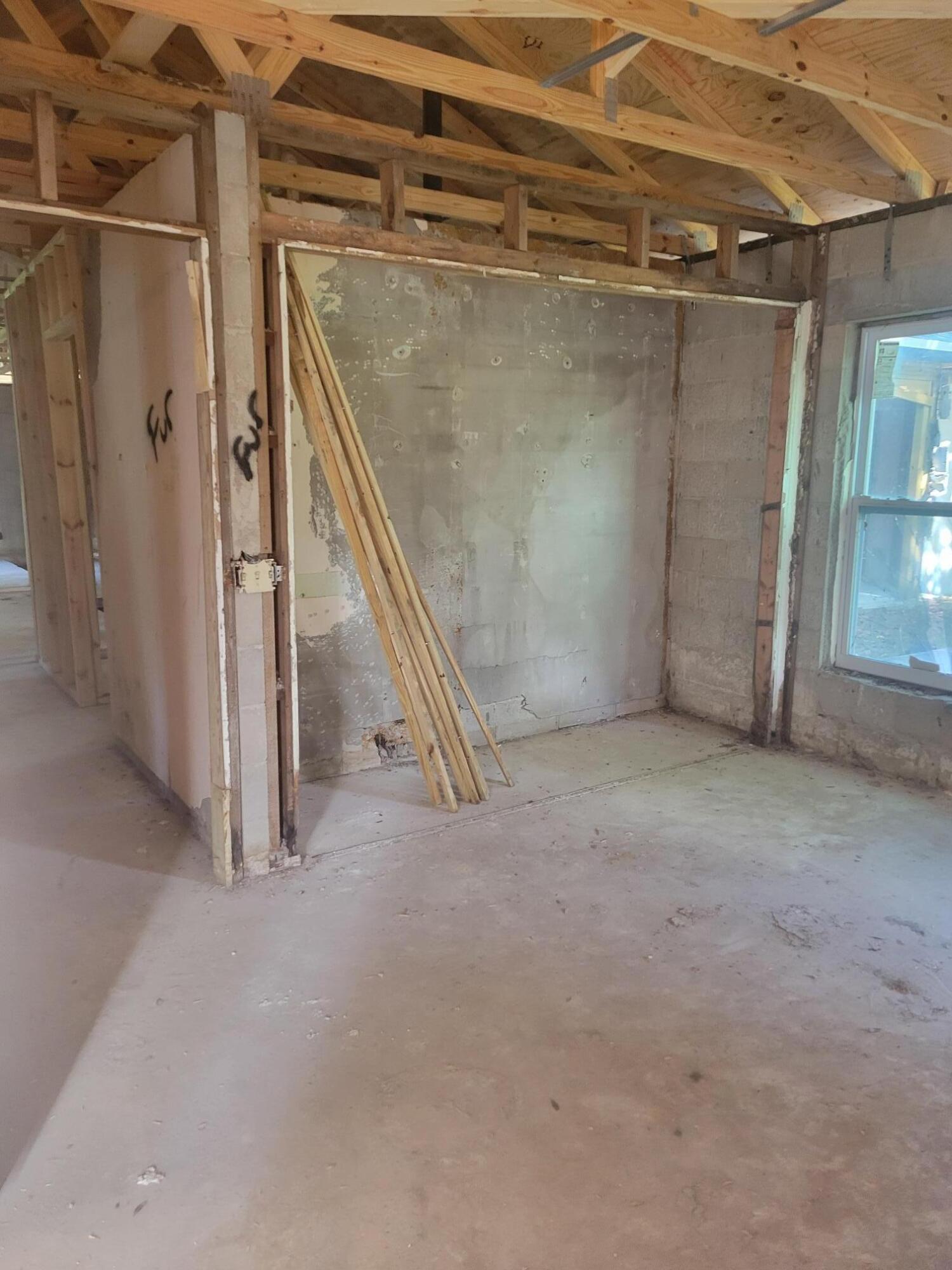 1817 Palm Boulevard Melbourne, FL 32901 - Photo 23 of 35 a view of an empty room