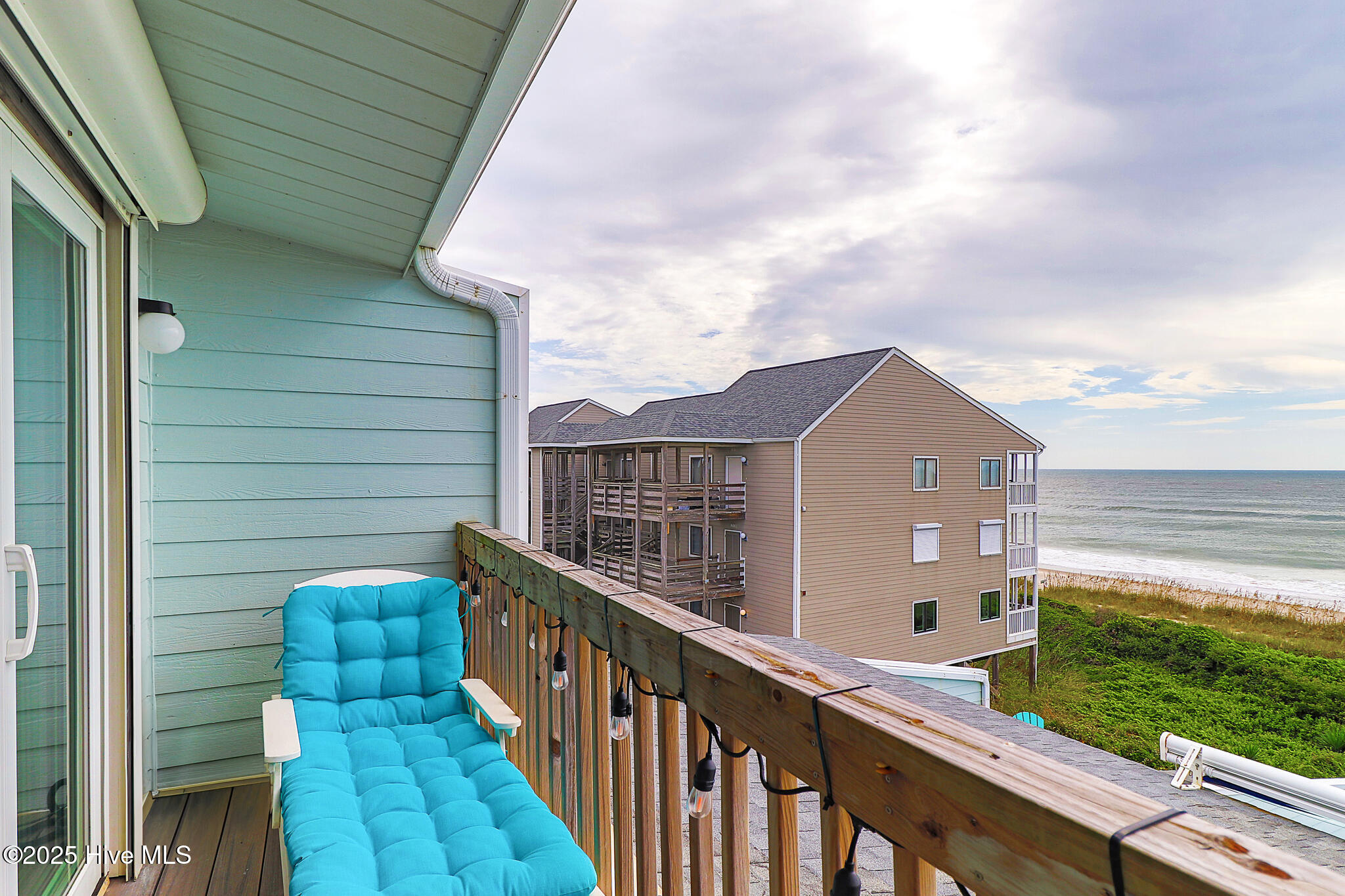 535 Salter Path Road, Unit 15 CORAL SHORES Pine Knoll Shores, NC 28512 - Photo 20 of 43 Deck overviewing the Ocean