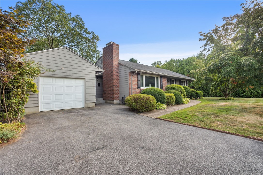 9 Boiling Spring Avenue Westerly, RI 02891 - Photo 2 of 33