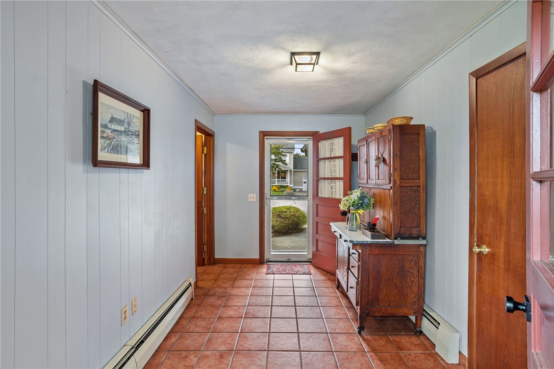 9 Boiling Spring Avenue Westerly, RI 02891 - Photo 5 of 33