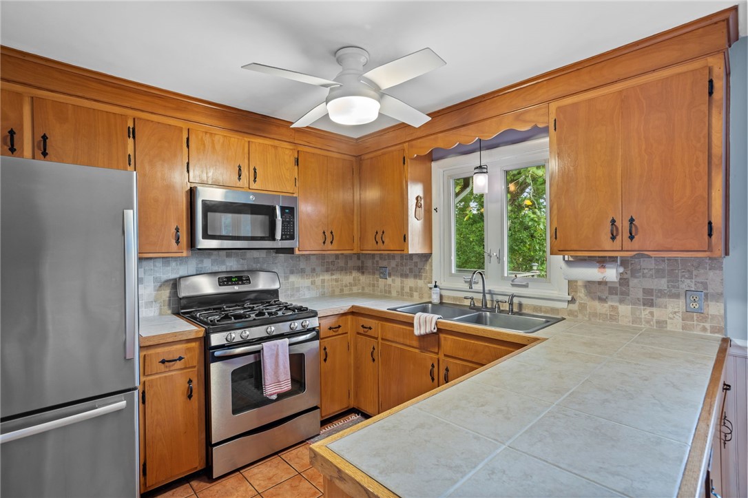 9 Boiling Spring Avenue Westerly, RI 02891 - Photo 9 of 33